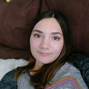 Meet your Posher, Analia